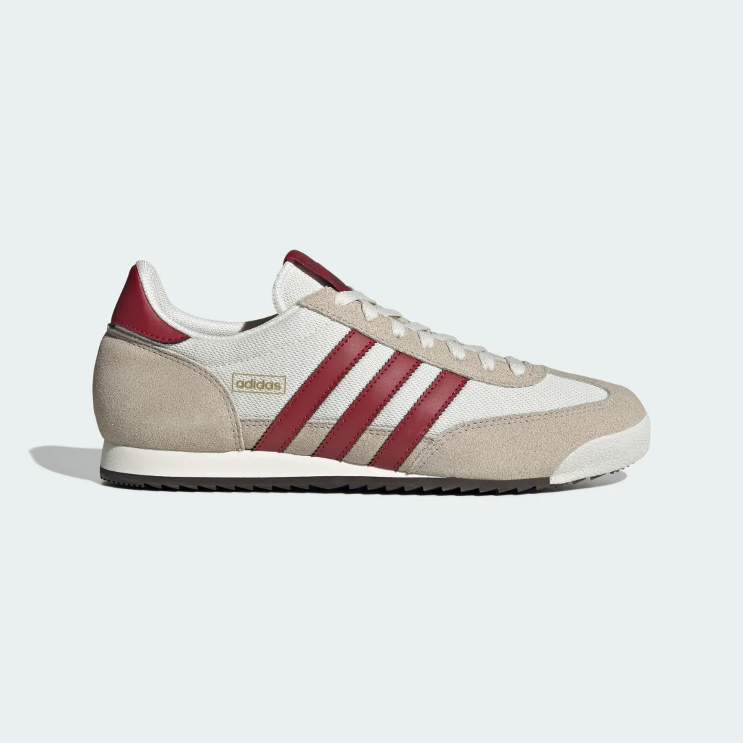 Detalle de Zapatilla R71 de Adidas: una opción diaria para tu estilo en blanco