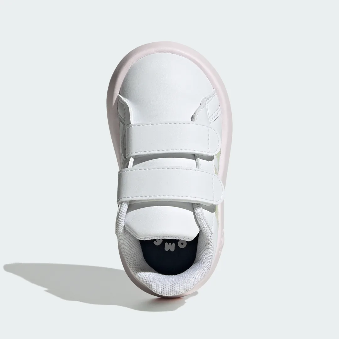 Detalle 2 de Zapatilla Grand Court 2.0 Bebé de Adidas: blancura para los primeros pasos