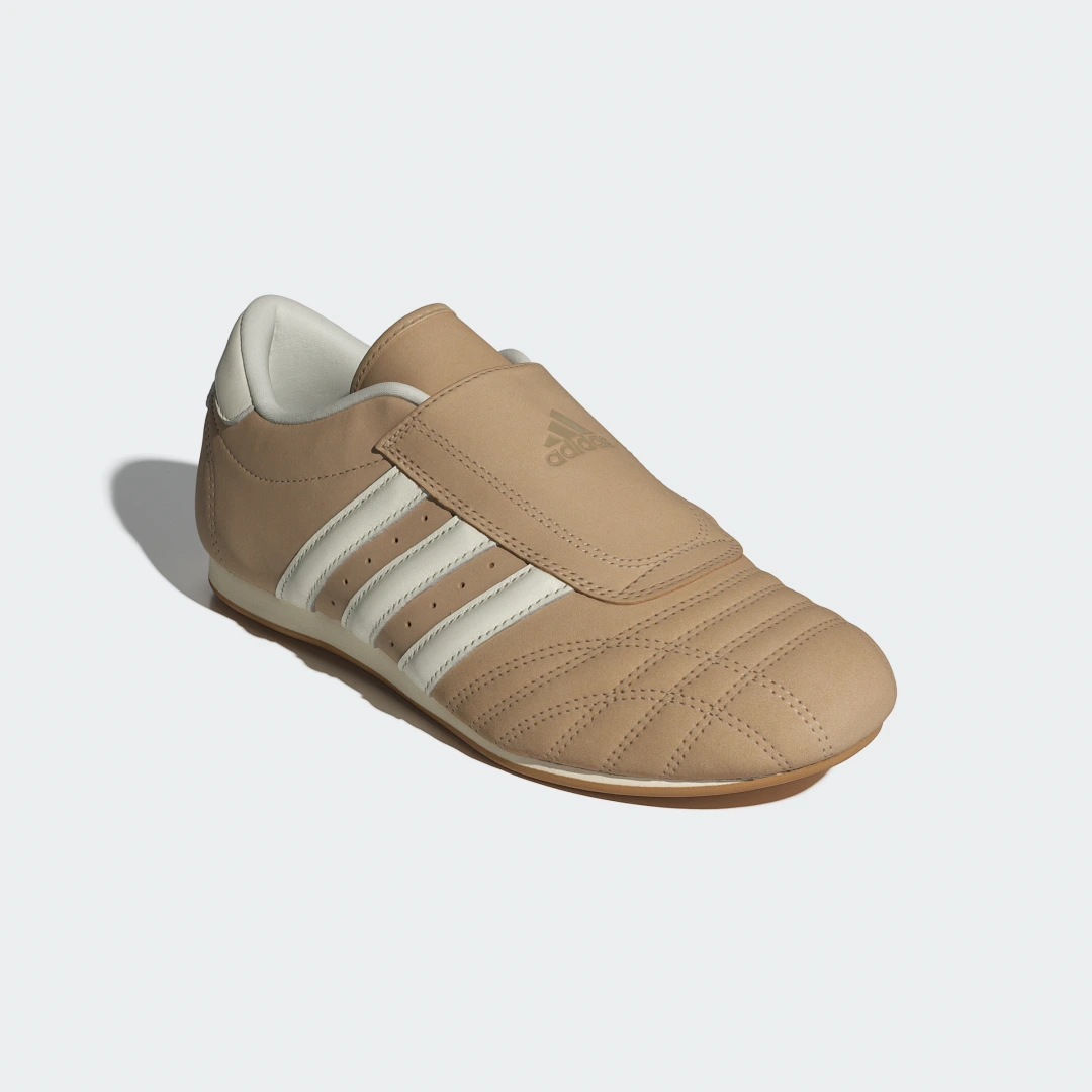 Detalle 2 de adidas Taekwondo, zapatillas beige