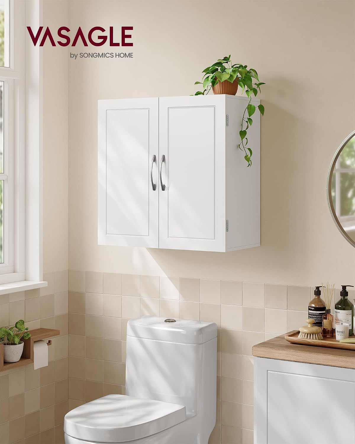 Detalle 2 de VASAGLE BBC321W01: armadietto pensile da bagno sospeso bianco nuvola 30 x 60 x 60 cm con ripiani regolabili