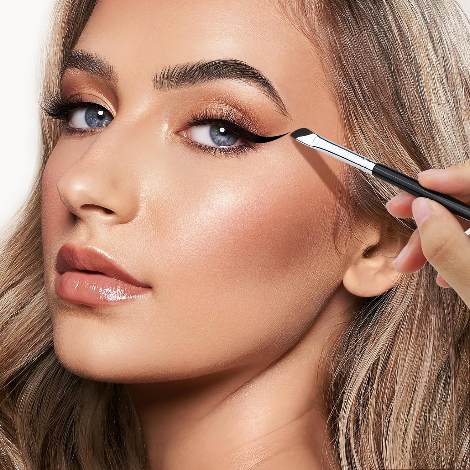 Detalle 2 de EIGSHOW Eyeliner Pinsel Set 2-teilig
