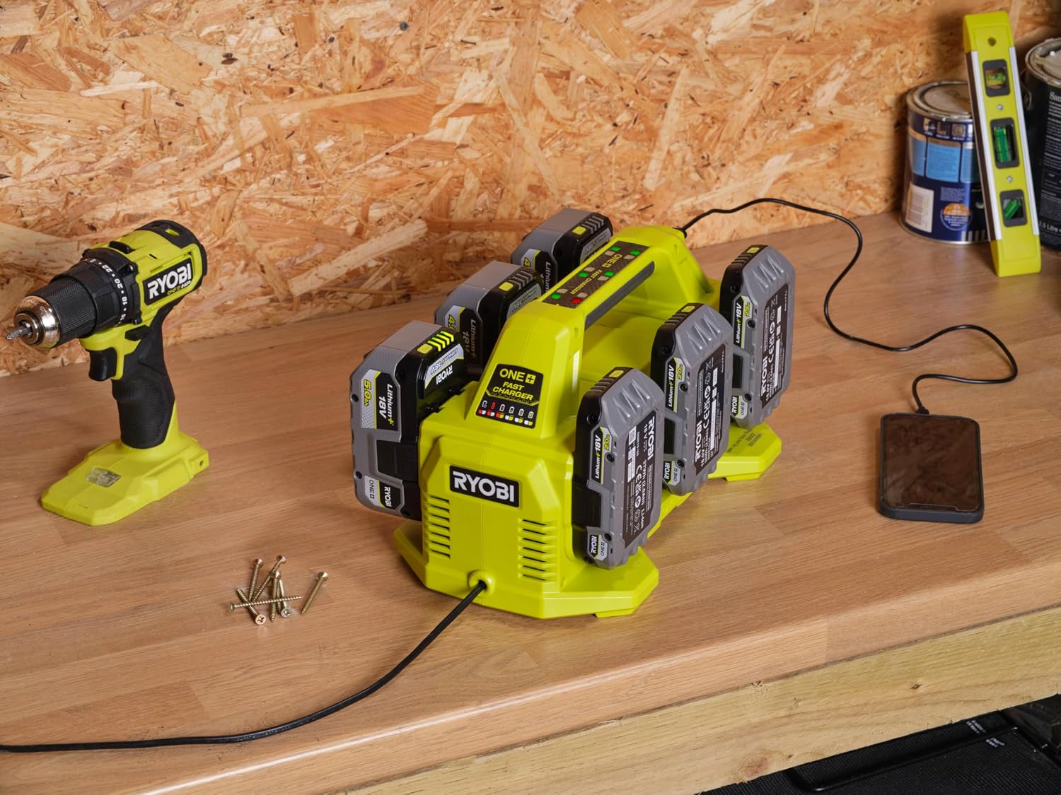 Detalle de RYOBI RC18640 caricabatterie OnePlus 6 porte