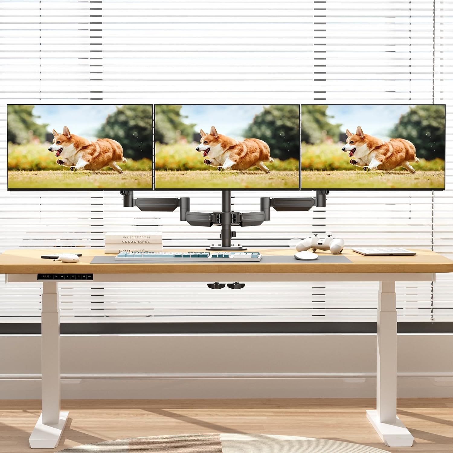 Detalle 2 de suptek MD8003 triple monitorarm met gasveren voor schermen van 17 tot 32 inch