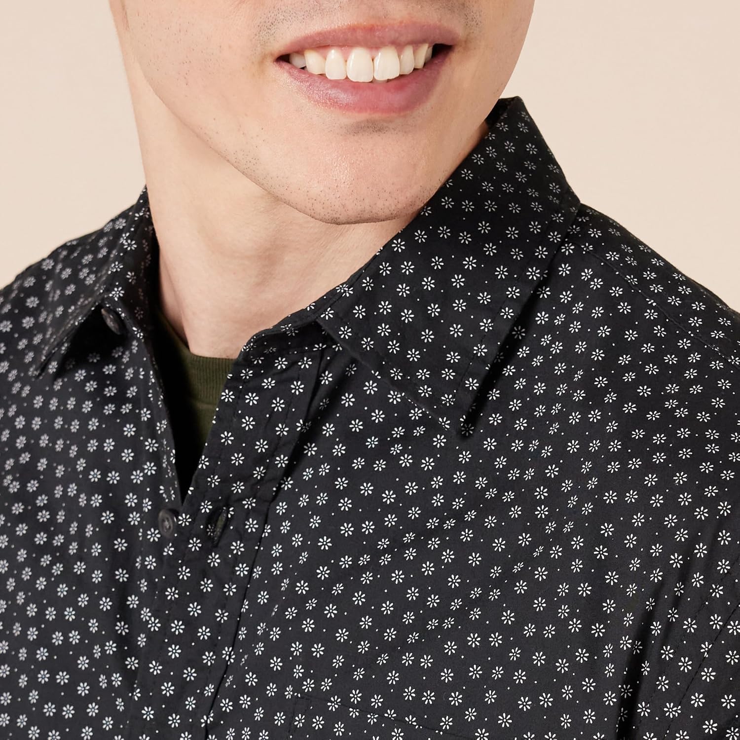 Thumbnail 3 de Amazon Essentials Men's Regular-Fit Short-Sleeve Print Shirt