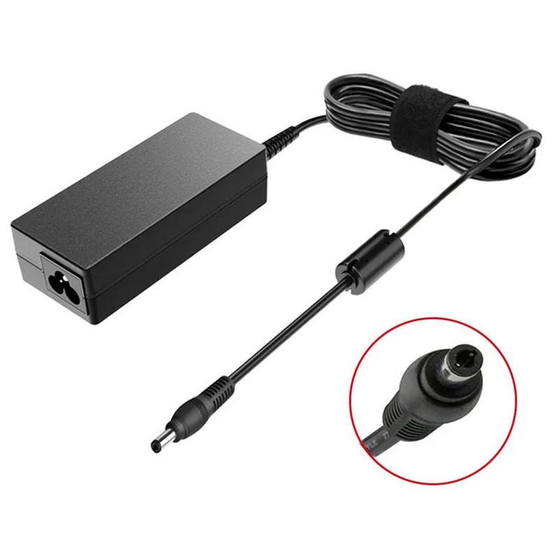 Detalle de Cargador para portátil Toshiba Satellite 19V 4.74A 90W – OEM