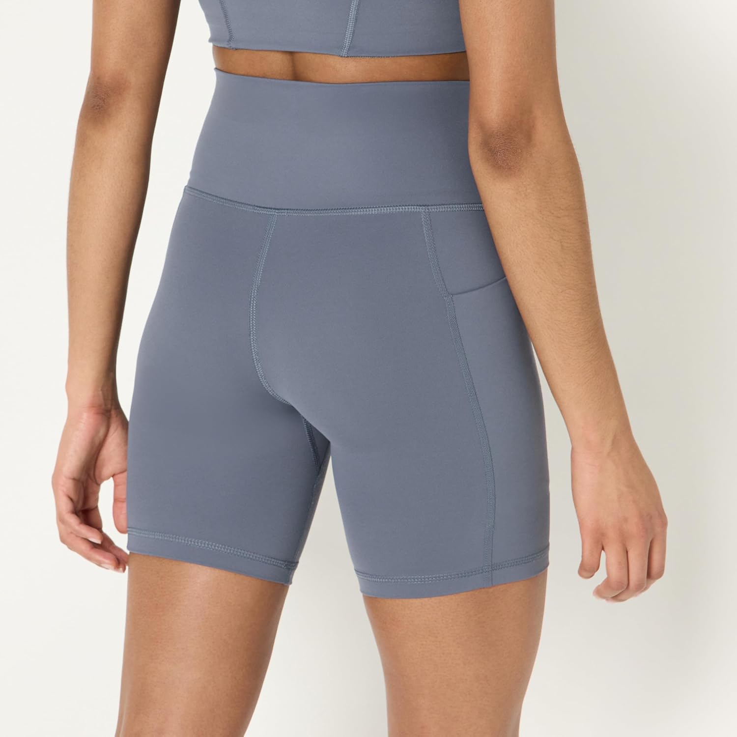 Thumbnail 1 de Amazon Essentials Damen FormFlex Radlerhose mit Taschen und hoher Taille (17,8 cm Schrittlänge)