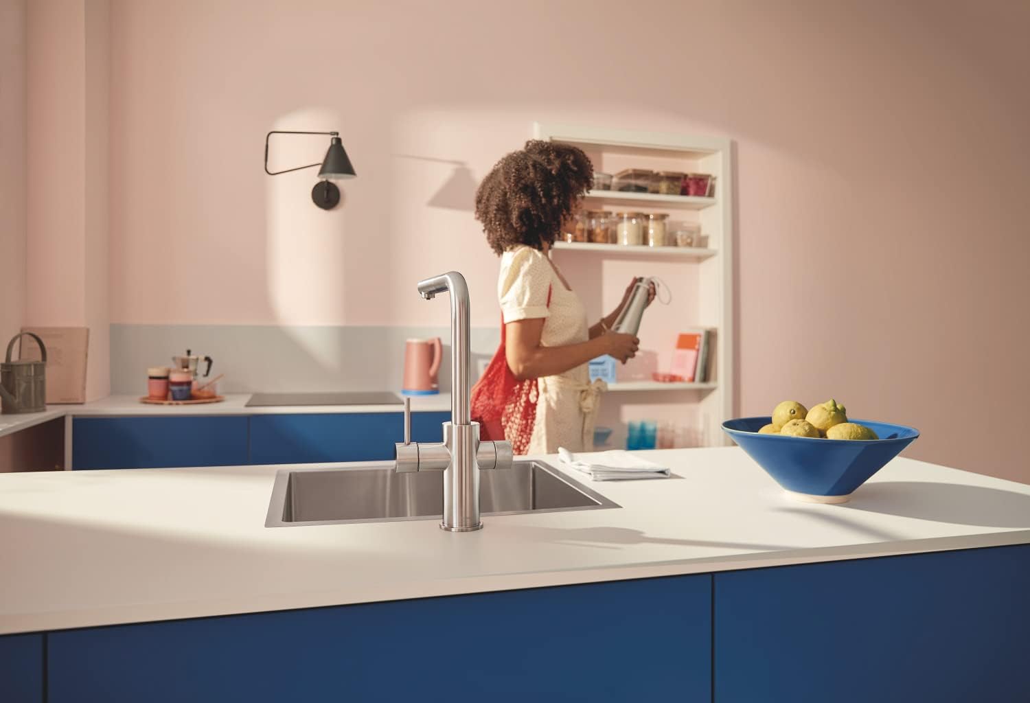 Detalle de GroheBlue Pure Minta: Einhand-Spültischbatterie mit Filterfunktion, L-Auslauf, Einlochmontage und herausziehbarem Mousseur