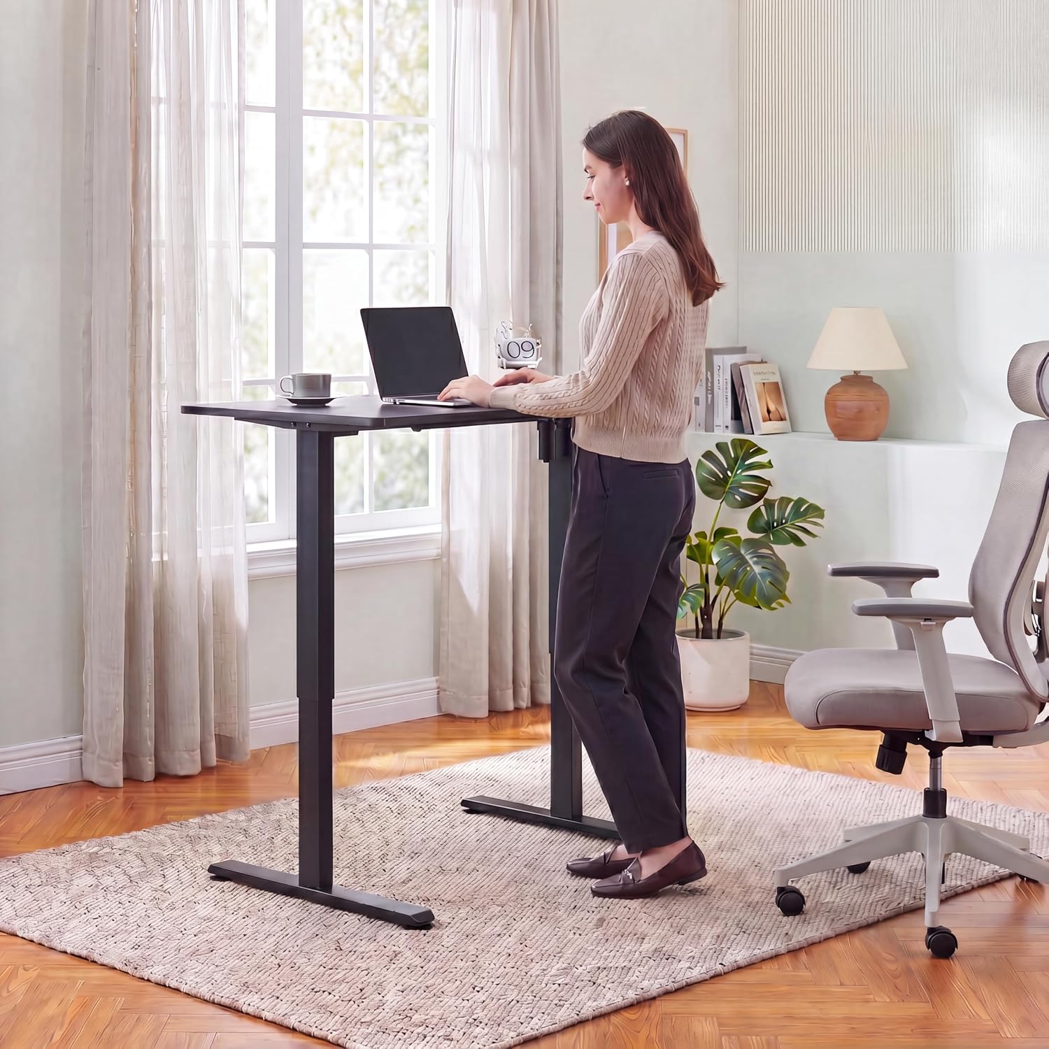 Detalle 2 de ErGear Electric Standing Desk Frame for 39.4–63.3-Inch Desktops