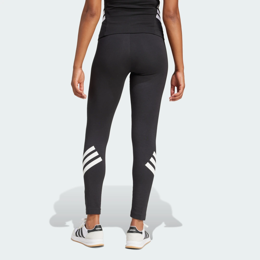 Detalle 2 de Mallas Future Icons 3 bandas de Adidas – negro
