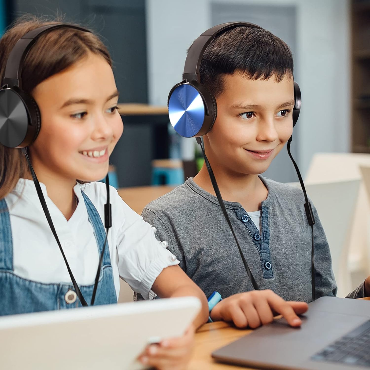 Thumbnail 6 de Premium Classroom Headphone with Microphone 5 Pack