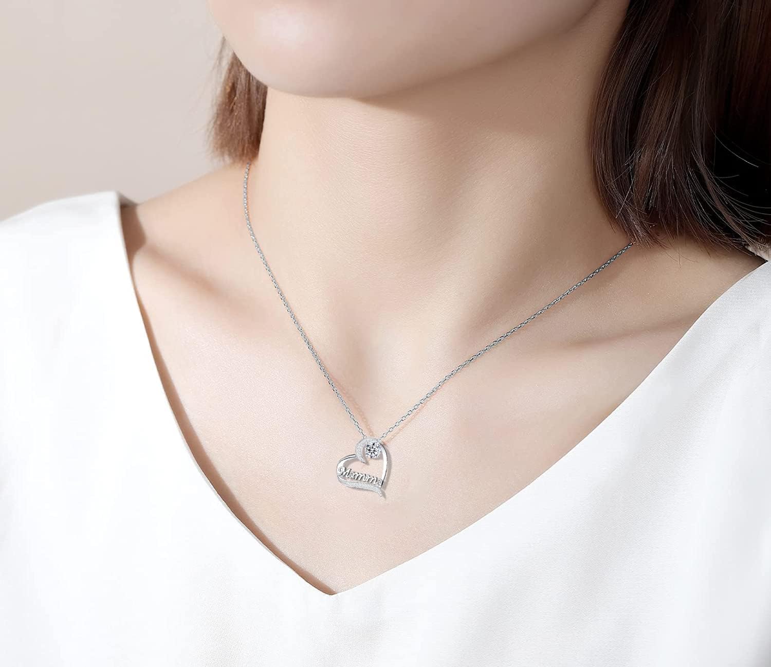 Detalle de GUOYU collana con cuore “mamma” in acciaio inox, regalo per Festa della Mamma e compleanno