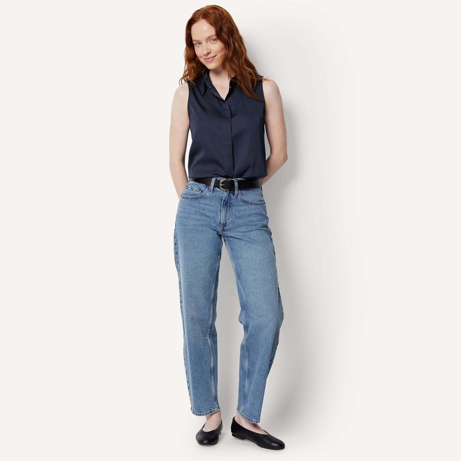 Detalle de Amazon Essentials Damen Ärmellose Bluse mit Knopfleiste in normaler Passform