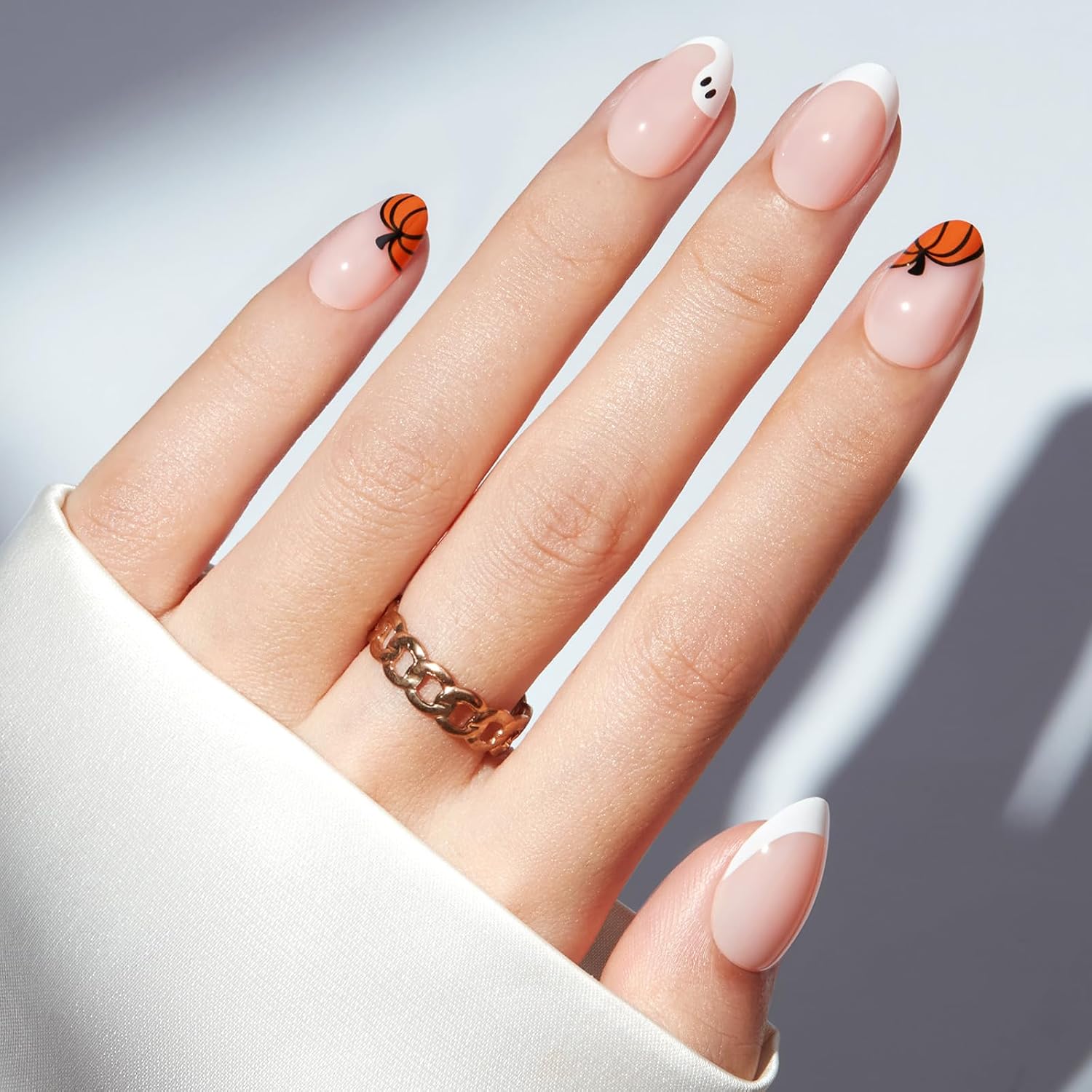 Detalle 2 de Modelones Press-On Nails, 32-Piece Kit